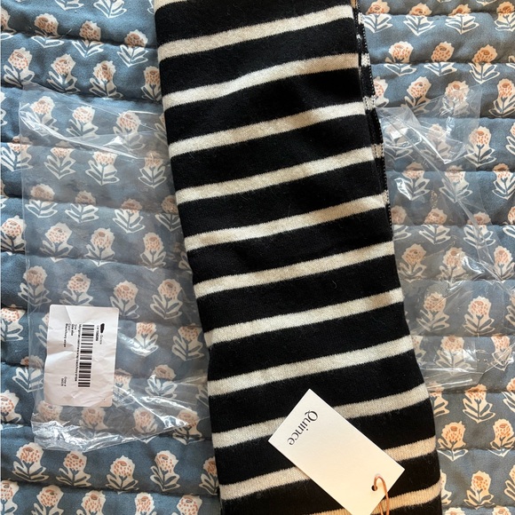 🖤🤍 NWT Quince Mongolian Cashmere Wrap – Black/Ivory Stripe - Picture 5 of 6